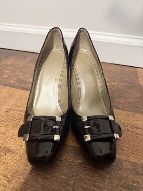 Talbots Vivian Brown Bittersweet Patent Leather Heels Silver Buckle Size 5.5 M